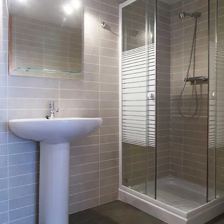 Uhc Esquirol Apartment